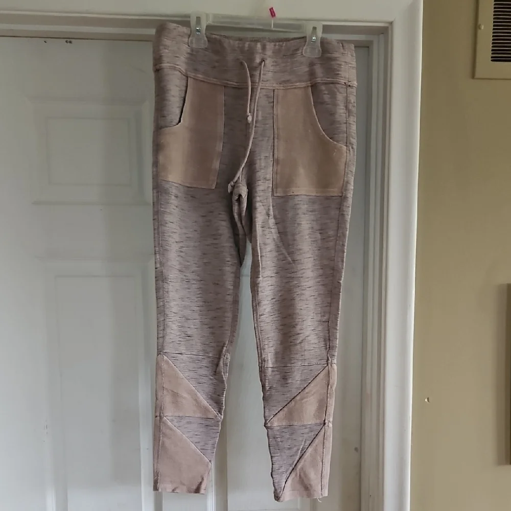 Free People Movement Kyoto Leggings Pink / Gray Large LIKE NEW! - Picture 5 of 6